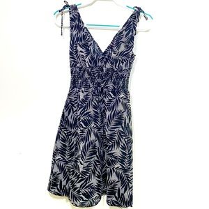 🛍️Speechless smocked waist v-neck dress🌸